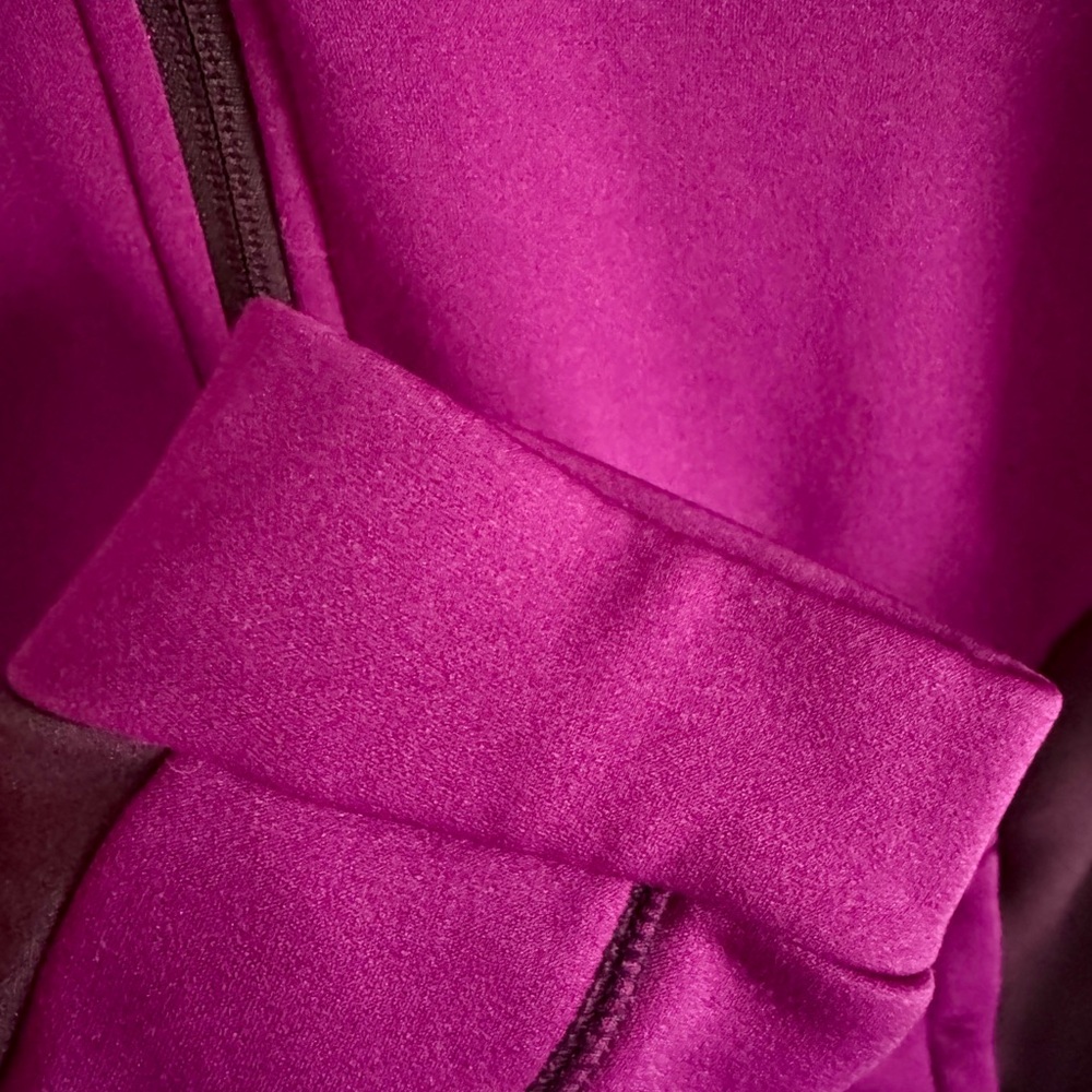 The North Face Women's Large Mulberry colored zip up Jacket - Picture 6 of 7